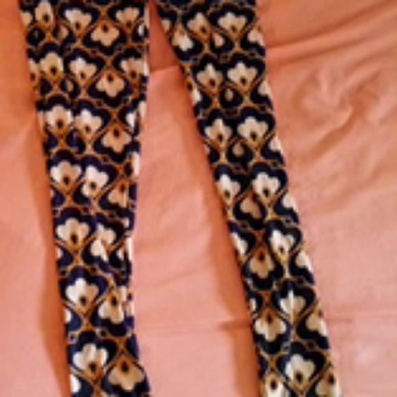 Agnes Dora - Picture 2 of 2